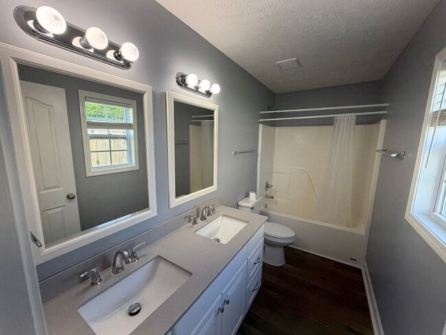 Building Photo - BEAUTIFUL HOME!!!