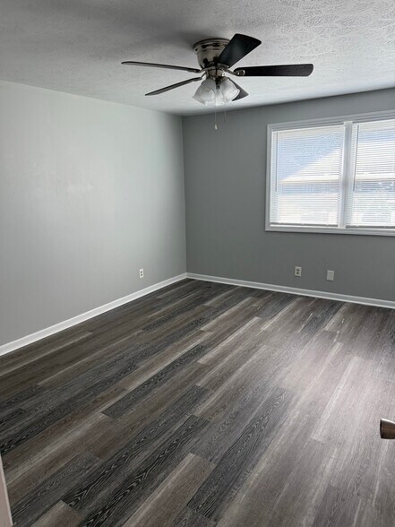Building Photo - 2508 Redwood Ct