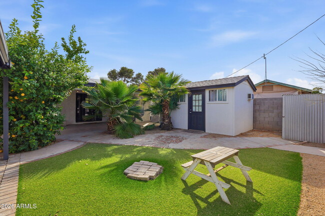 Building Photo - 2352 E Delgado St