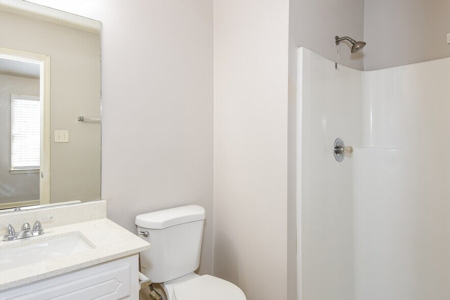 Building Photo - 1651 Winchester Way SE