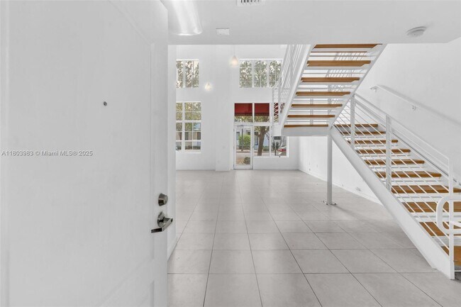 Building Photo - 410 Evernia St