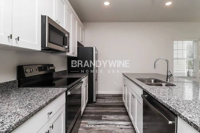 Building Photo - 1713 Eastway Dr