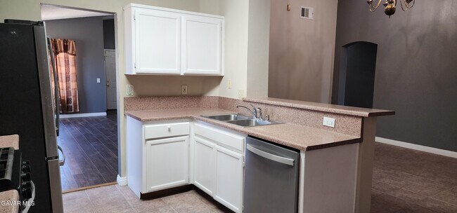 Building Photo - 2608 Starbrite Ave