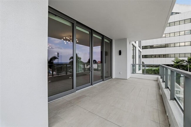 Building Photo - 301 1st St S