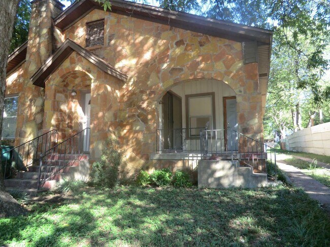 Building Photo - 3205 Willing Ave
