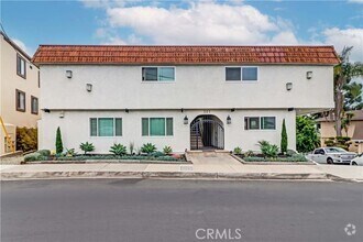 Building Photo - 207 W Marquita
