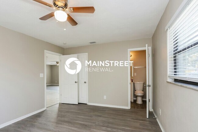 Building Photo - 3 Bedroom Pet-Friendly Home in St Petersburg, FL with Main Street Renewal