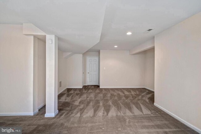 Building Photo - 14036 Albert Way
