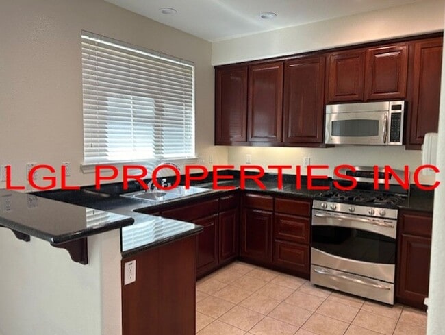 Building Photo - 2826 Maybrook Dr