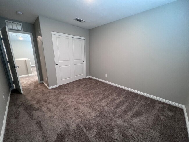 Building Photo - CASA BELLA COMMUNITY 3 BEDROOM 2.5 BATH LO...