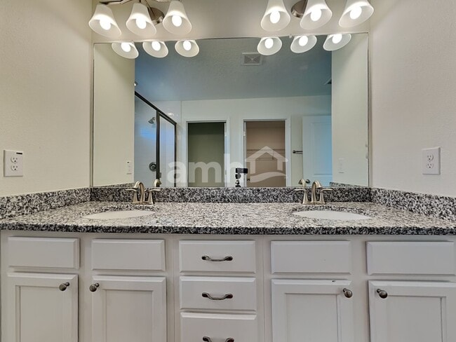 Building Photo - 921 Walden Pond Dr