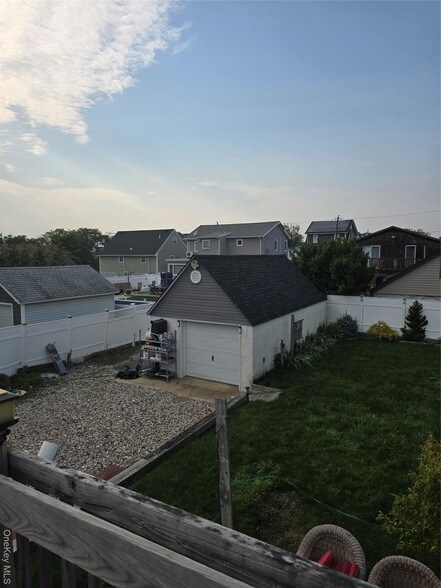 Building Photo - 18 Julian Pl