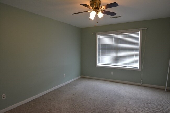 Building Photo - 24 Ptarmigan Dr