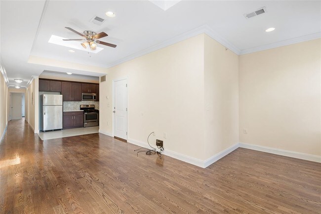 Building Photo - 28 Storms Ave