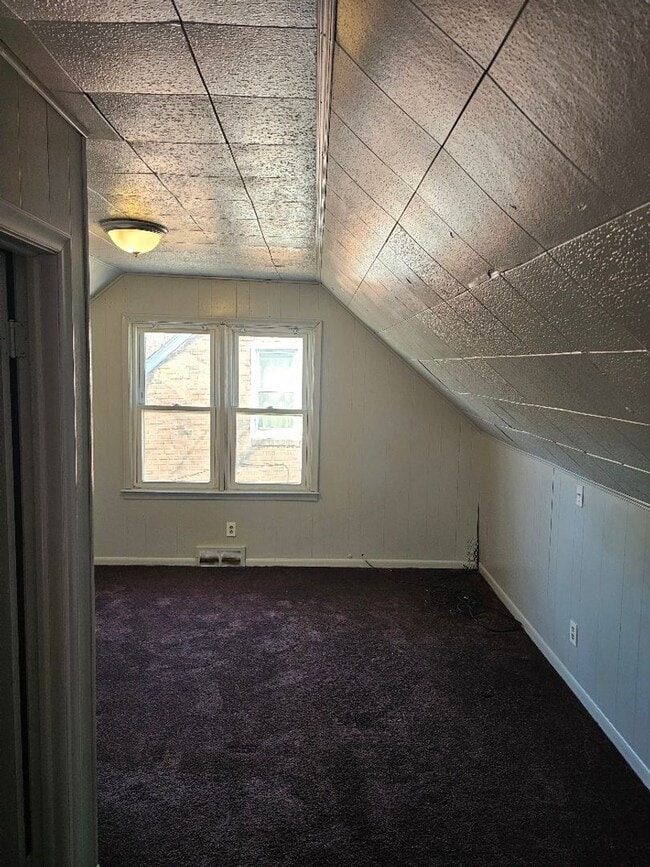 Building Photo - 12505 Laing St