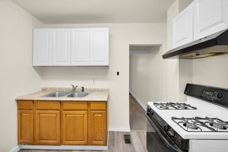 Building Photo - 210 1/2 Peach Street