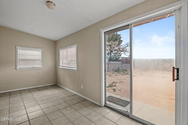 Building Photo - 11815 Stone Castle Dr