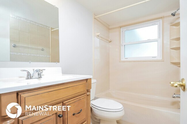 Building Photo - 2552 Bucida Dr