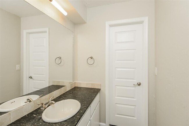 Building Photo - 2133 Running Branch Rd