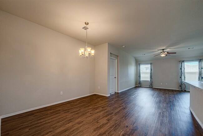 Building Photo - 14004 Lake Cres Dr
