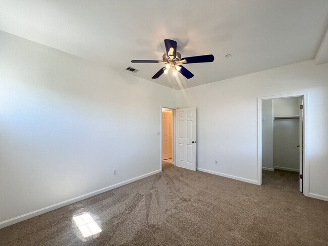 Building Photo - 509 Marla Dr