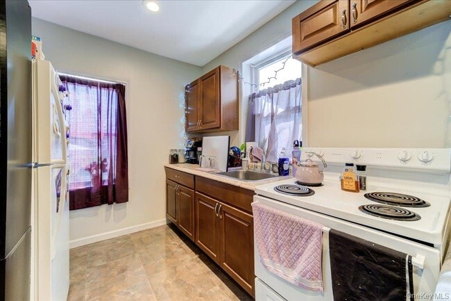 Building Photo - 90 Sullivan St