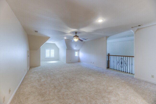 Building Photo - 11841 S Pittsburg Ave