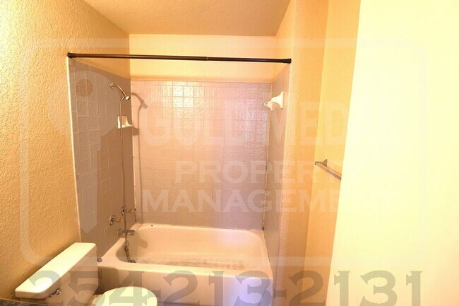 Building Photo - 1106 Leslie Cir