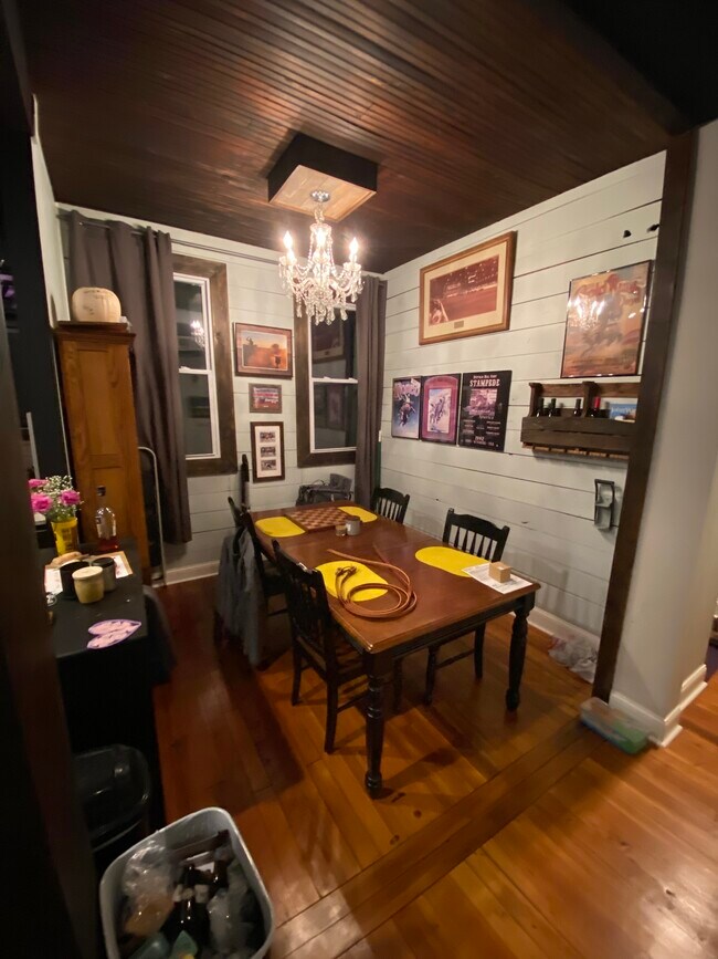 Breakfast Nook - 1209 Southwest Blvd