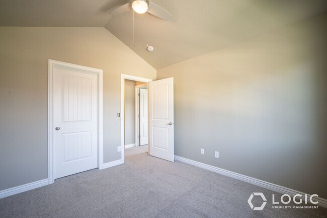 Building Photo - 10233 S Mystic Brook Way