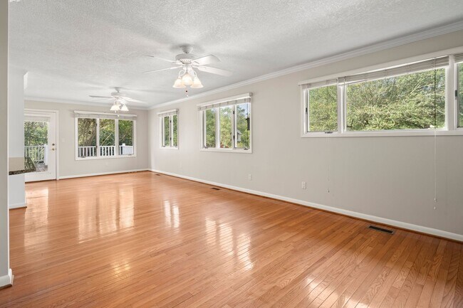 Building Photo - 119 W Chippendale Dr
