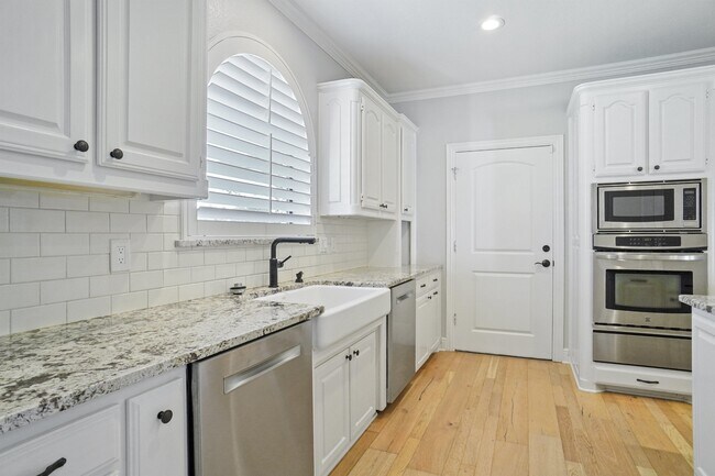 Building Photo - 13297 Roanoke Rd