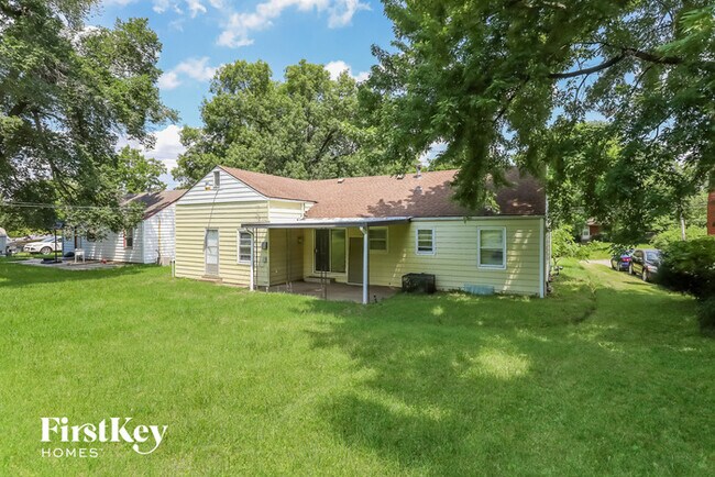 Building Photo - 8405 E 47th St