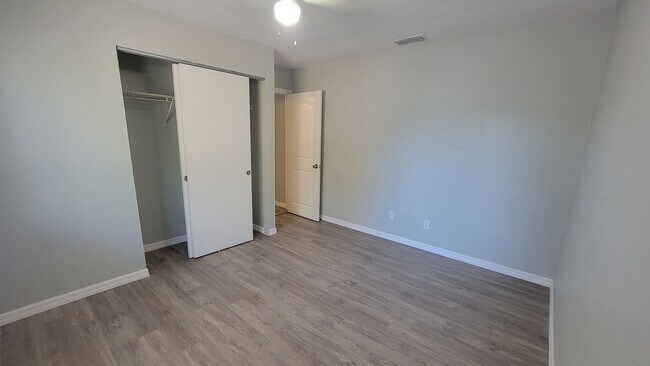 Building Photo - 617 59th Ave Dr W