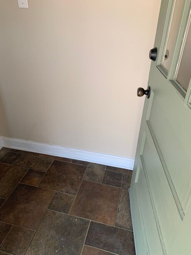 Building Photo - 100 Spring Ave