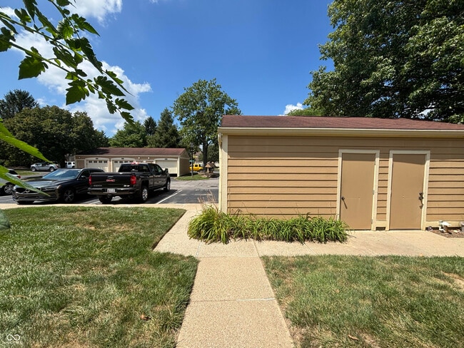 Building Photo - 665 Ironwood Dr