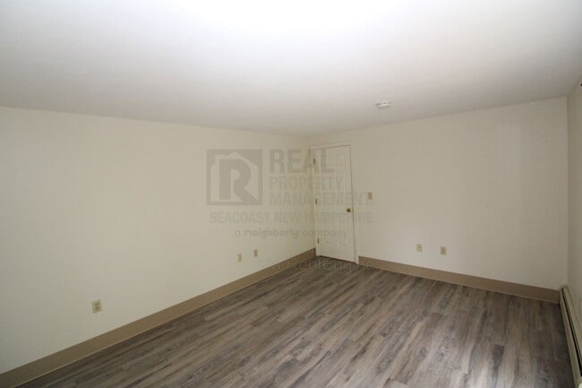 Building Photo - 28 Ivy Ln