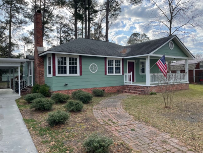 Building Photo - 203 S Withlacoochee Ave