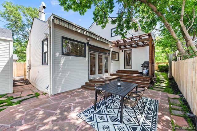 Building Photo - 1065 S Race St