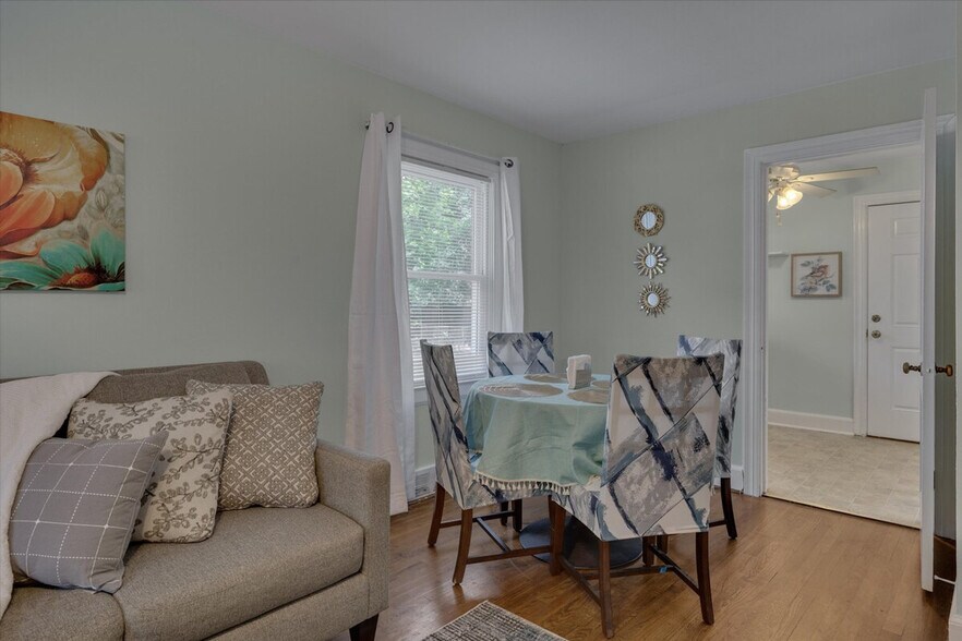 Building Photo - 1001 Watts St