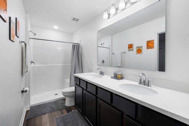 Building Photo - 14282 Coronado Dr