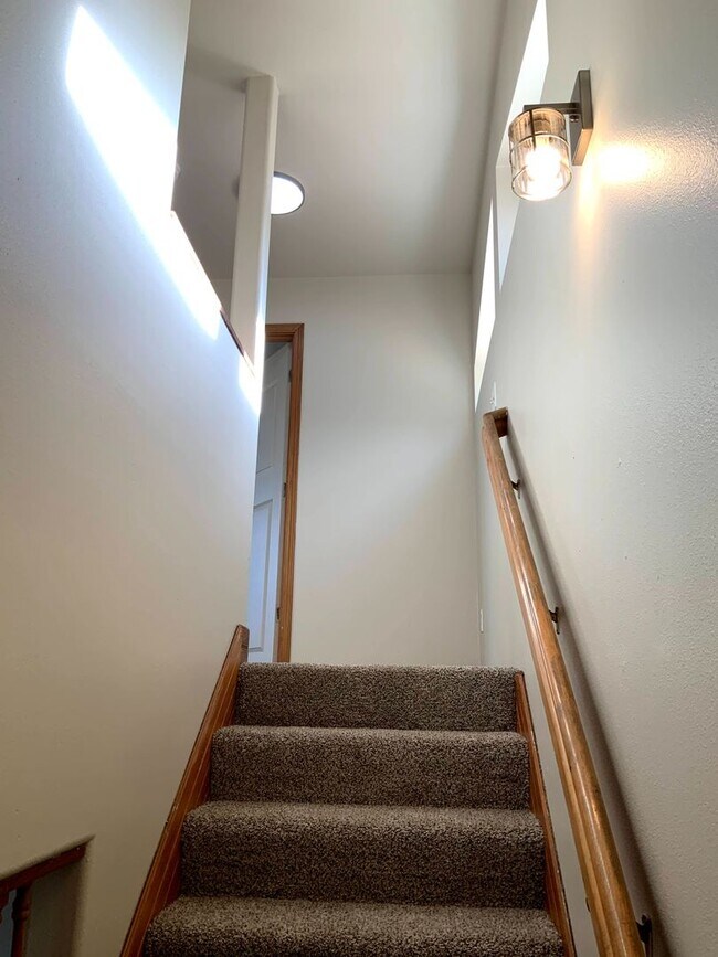 Building Photo - 2 Bedroom in Bethel-Danebo Area