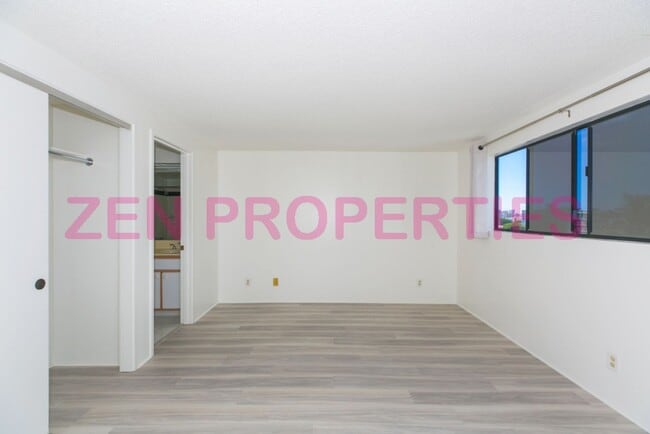 Building Photo - 3 bdrm/ 2.5 bath townhome for rent at Neho...