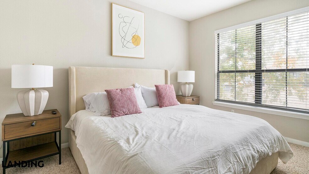 Building Photo - 2500 Woodland Park Dr