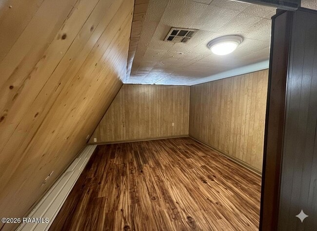 Building Photo - 547 E Pont Des Mouton Rd