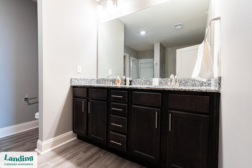 Building Photo - 305 Laredo Dr