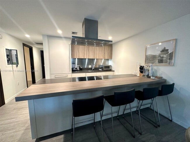 Building Photo - 1000 Brickell Plaza