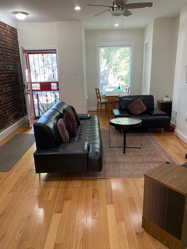 Primary Photo - 1632 New Jersey Ave NW