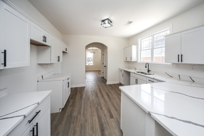 Building Photo - Beautiful Home For Rent in Rozelle-Annesdale Neighborhood!