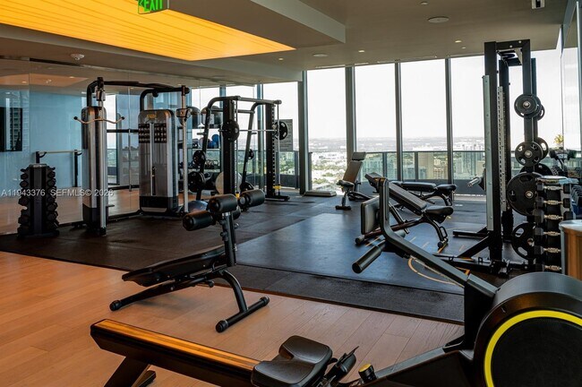 Building Photo - 1000 Brickell Plaza